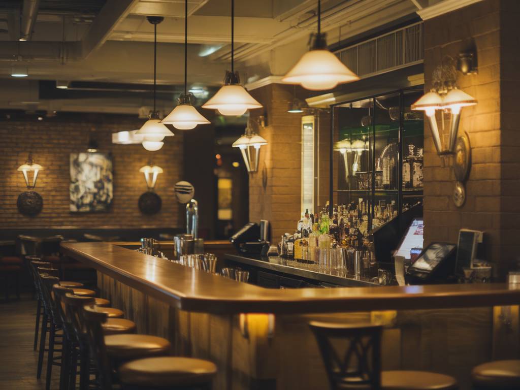 Luminaire pour un bar : comment choisir le bon équipement
